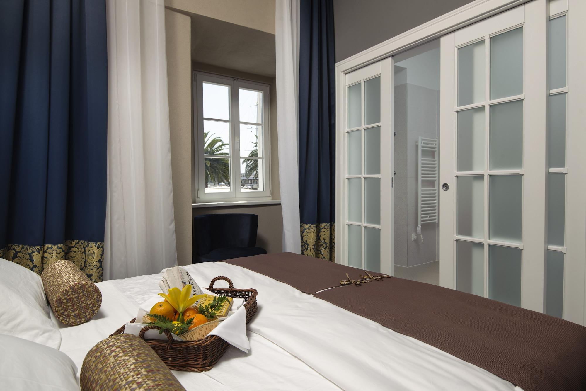 XII Century Heritage Hotel Trogir Bagian luar foto