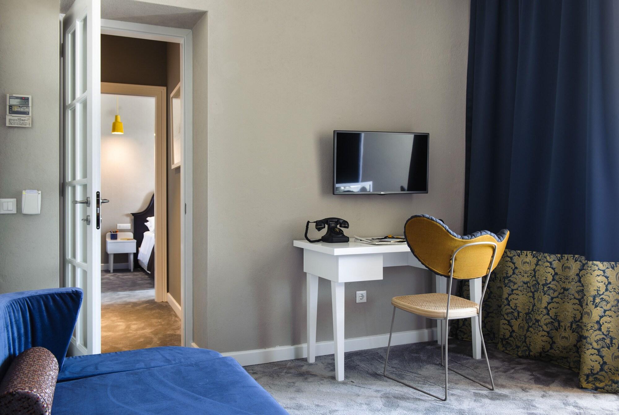 XII Century Heritage Hotel Trogir Bagian luar foto