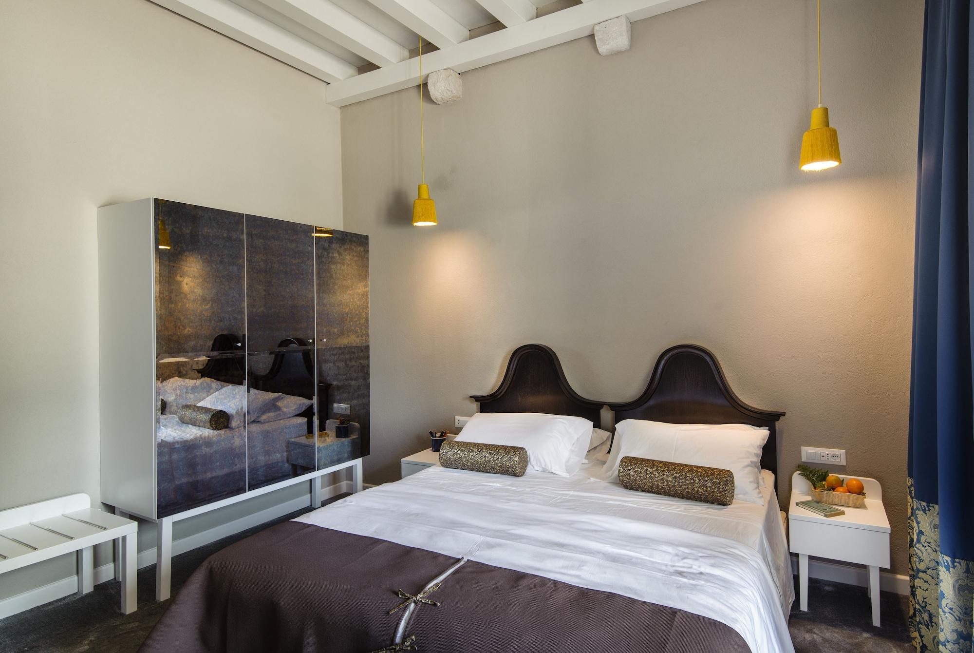 XII Century Heritage Hotel Trogir Bagian luar foto
