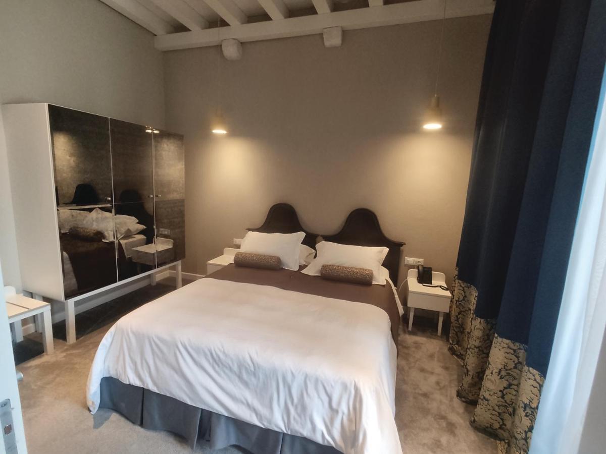 XII Century Heritage Hotel Trogir Bagian luar foto