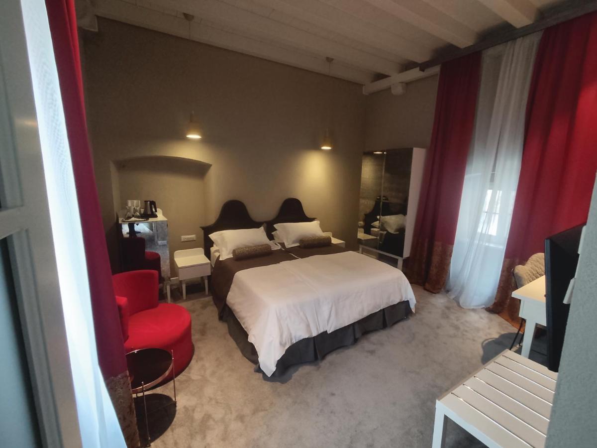 XII Century Heritage Hotel Trogir Bagian luar foto