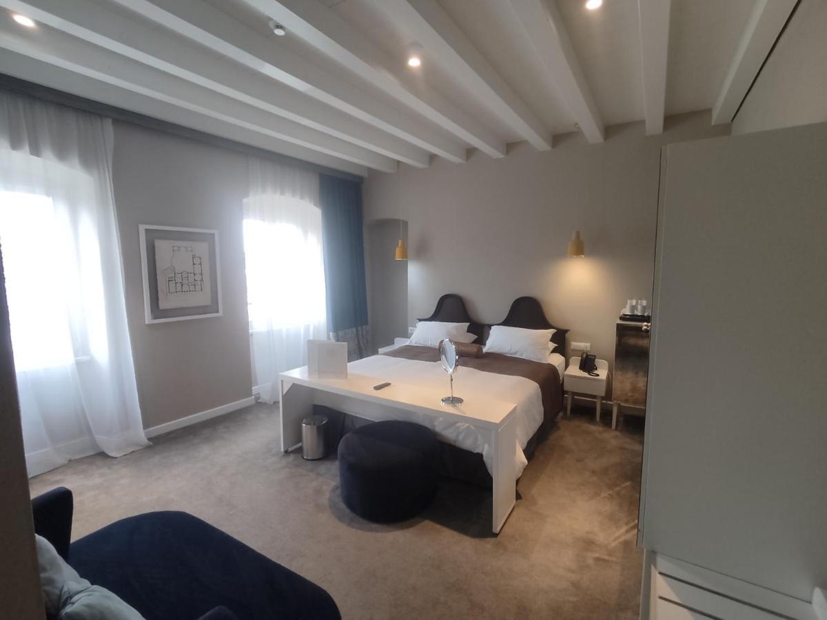 XII Century Heritage Hotel Trogir Bagian luar foto