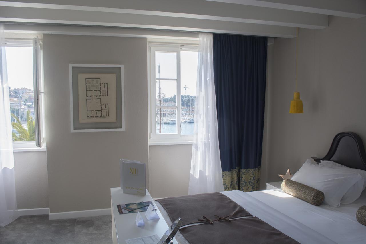 XII Century Heritage Hotel Trogir Bagian luar foto
